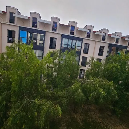 T2 A La Liberation, 公寓 *