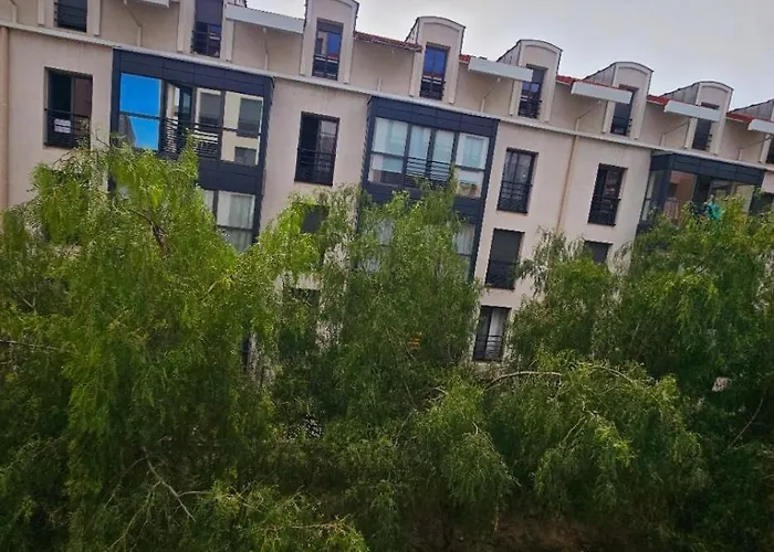 T2 A La Liberation, 아파트 *