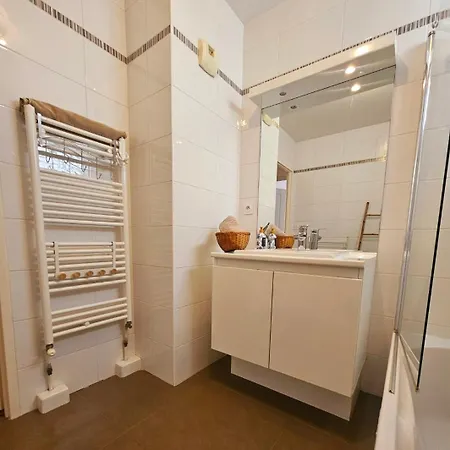 T2 A La Liberation, Apartament